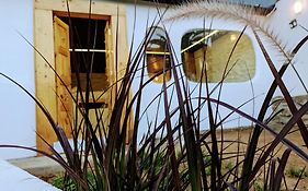 Hostal Cob House